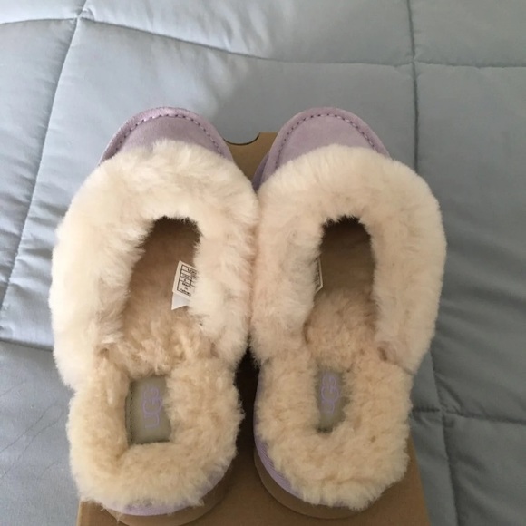 🆕 Ugg Fur Slippers 🌸Sold - Picture 4 of 5